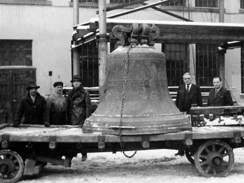 zvonu Vondra v dilne Rudolfa Manouska - 1940